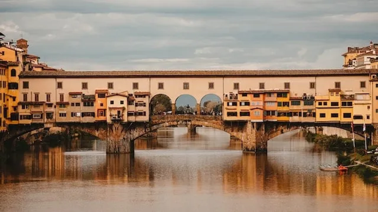 florence bridge at sunset
