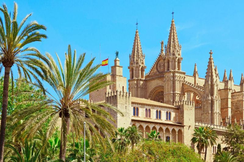 ¿Cuánto cuesta un seguro de viaje a España? Guía con precios y coberturas