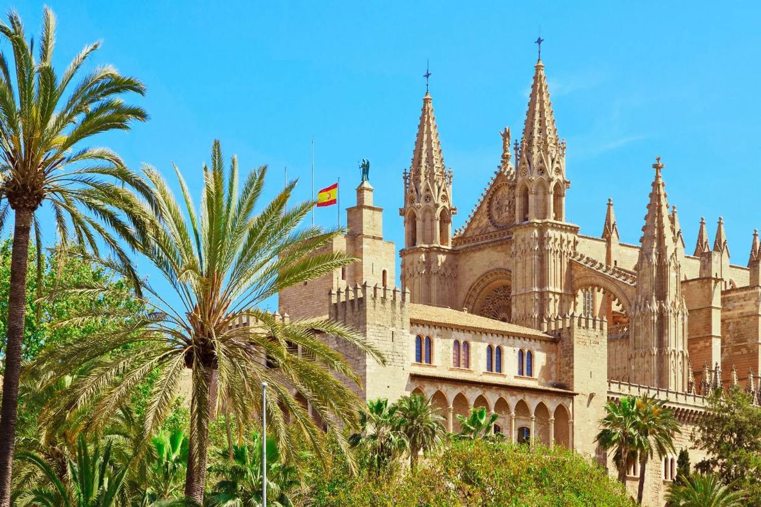 ¿Cuánto cuesta un seguro de viaje a España? Guía con precios y coberturas