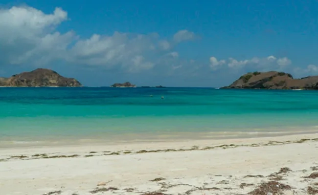 Playa-Tanjung-Aan indonesia iati seguros