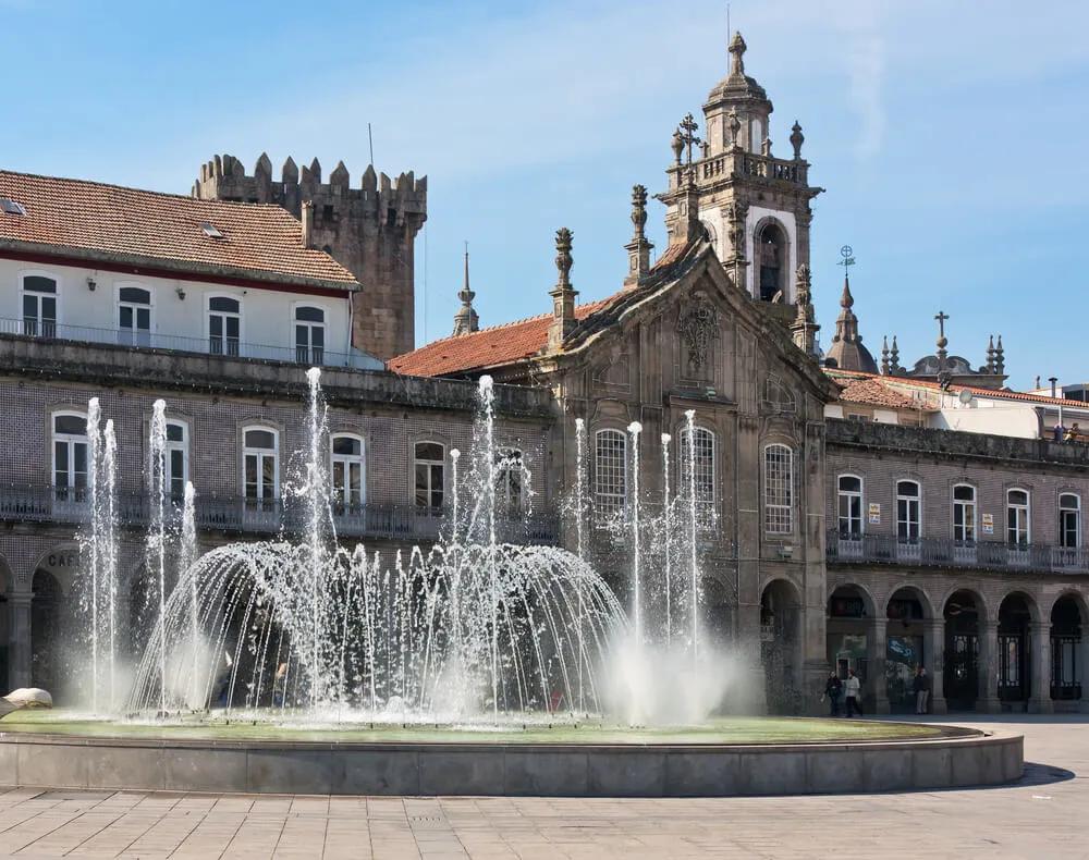 fonte luminosa e arcadas da praça da republica