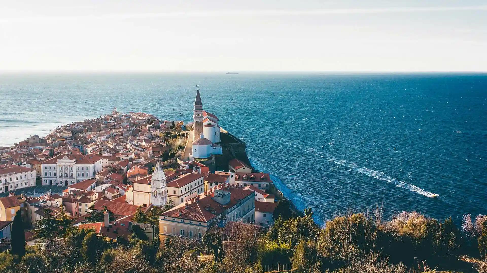 piran la ciudad en la costa eslovena