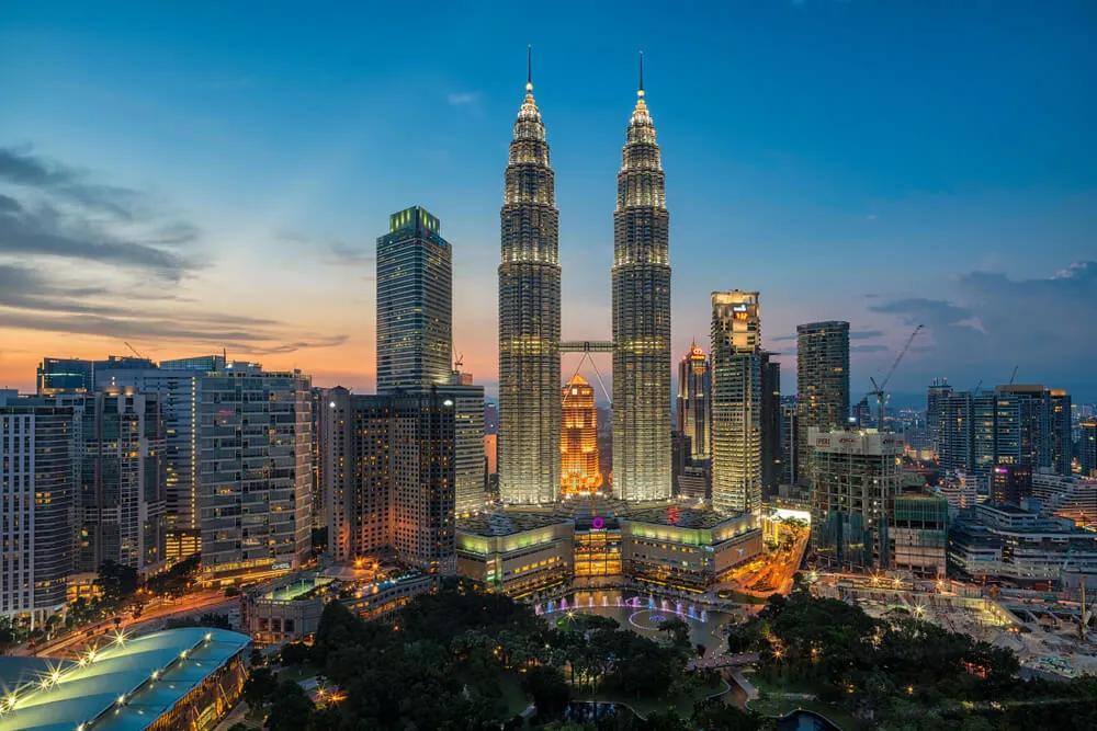panoramica das petronas towers em kuala lumpur