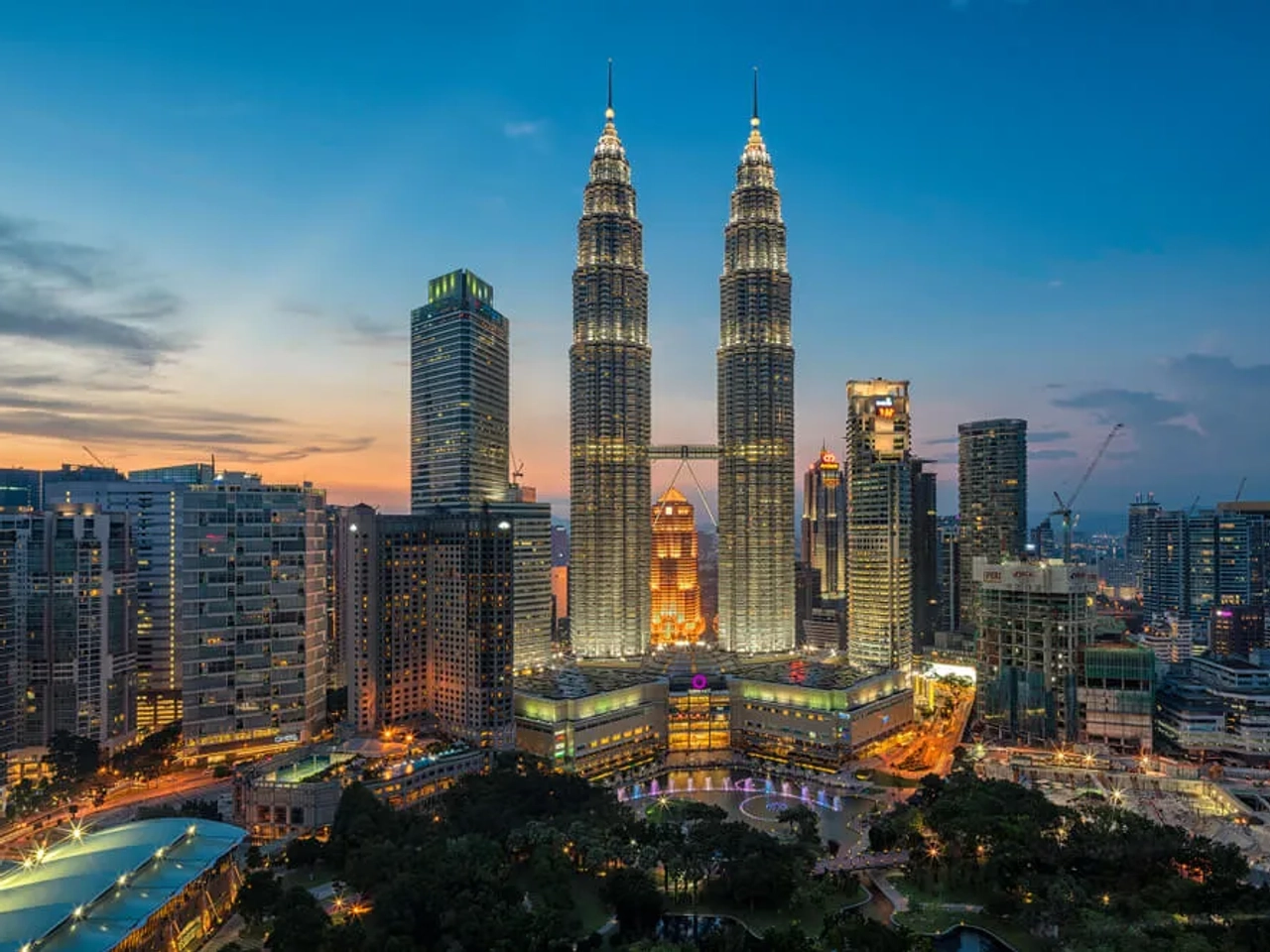 panoramica das petronas towers em kuala lumpur