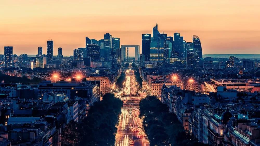 atardecer sobre la defense e sorbona