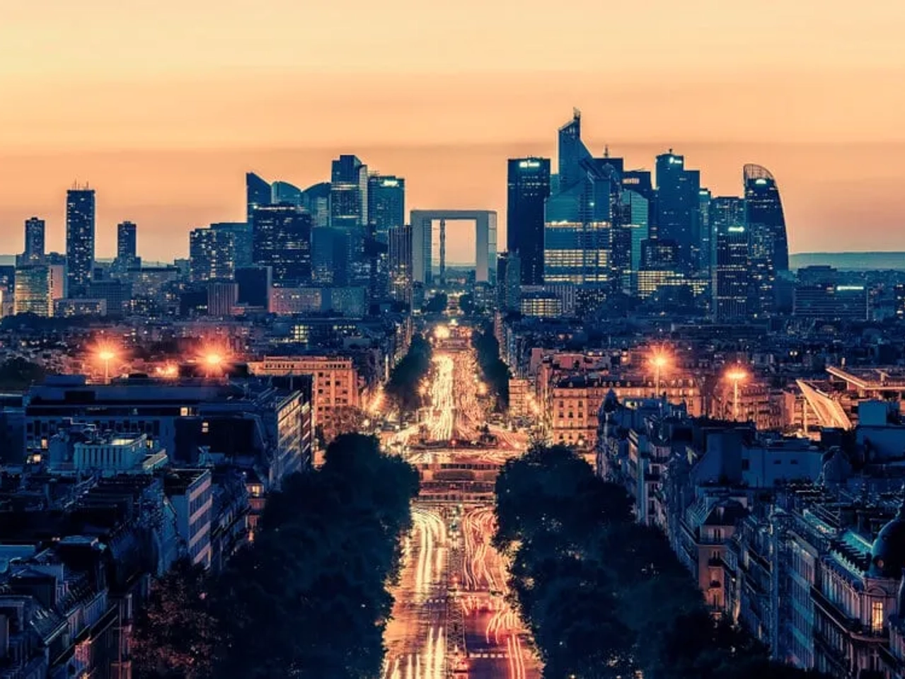 atardecer sobre la defense e sorbona