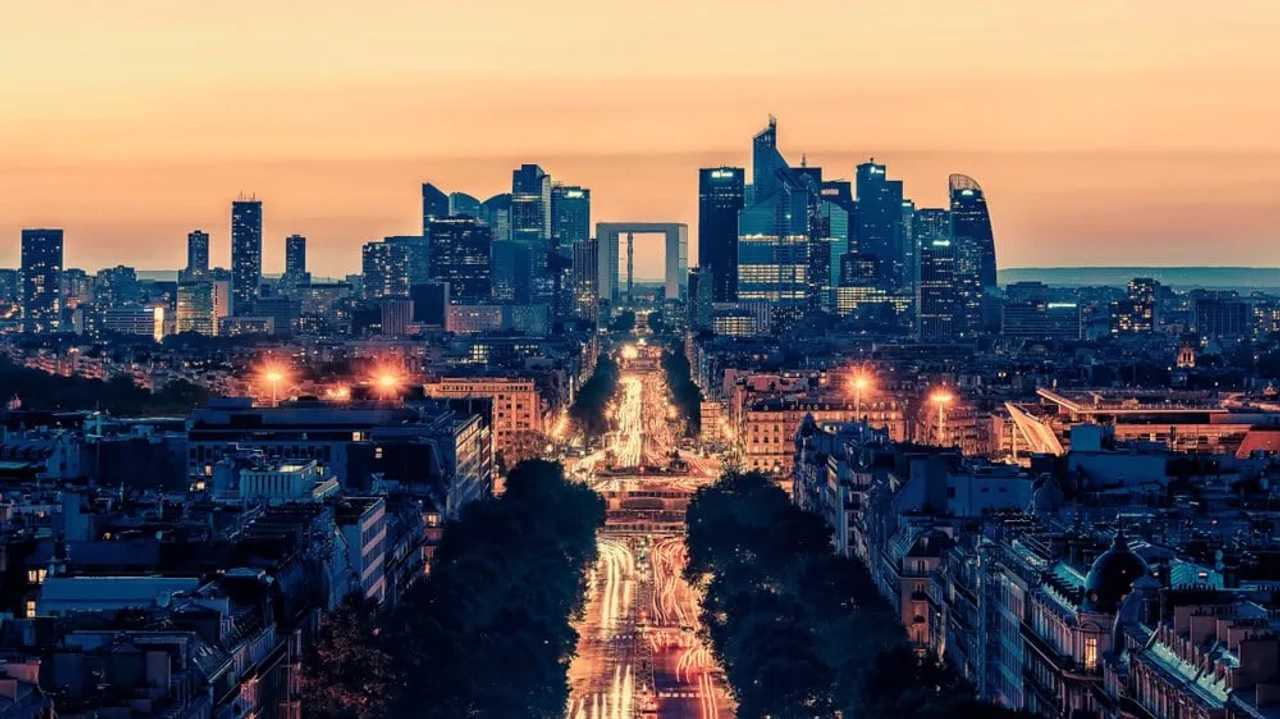 atardecer sobre la defense e sorbona