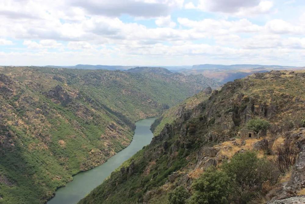 vista do rio douro desde o penedo durão