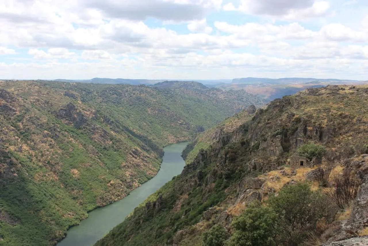 vista do rio douro desde o penedo durão