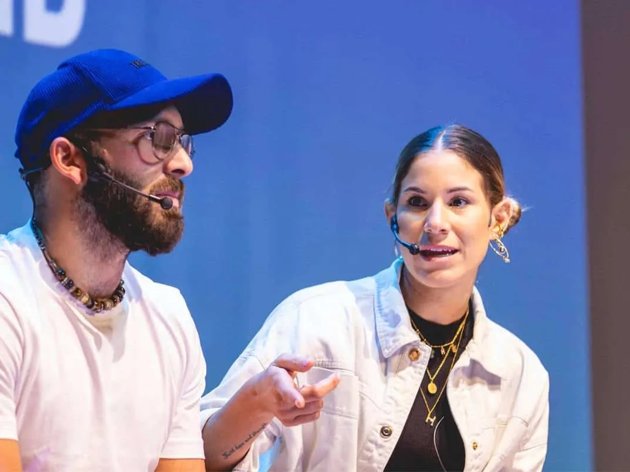 Dos Locos de Viaje Travel Pop Up