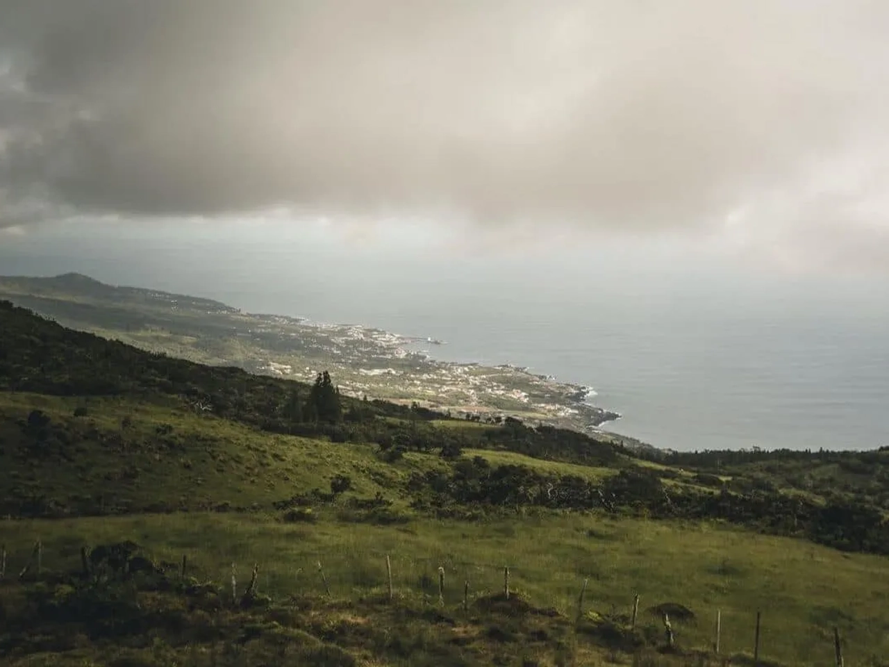 vista de sao roque do pico ao fundo