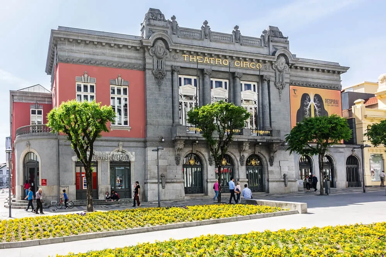 fachada frontal do theatro ciro