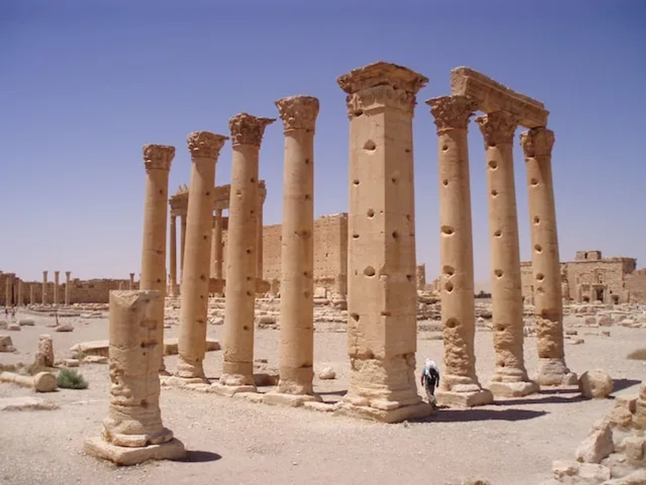 monument of palmyra in syria