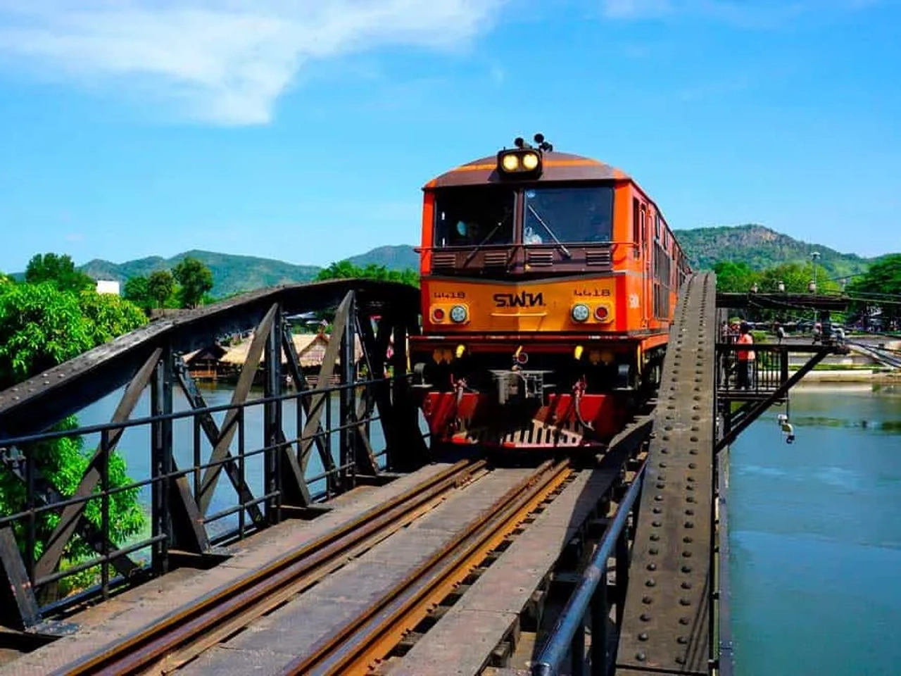 Puente sobre el Río Kwai en Kanchanaburi