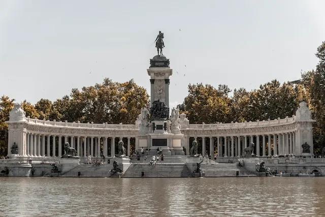 park de el retiro in madrid