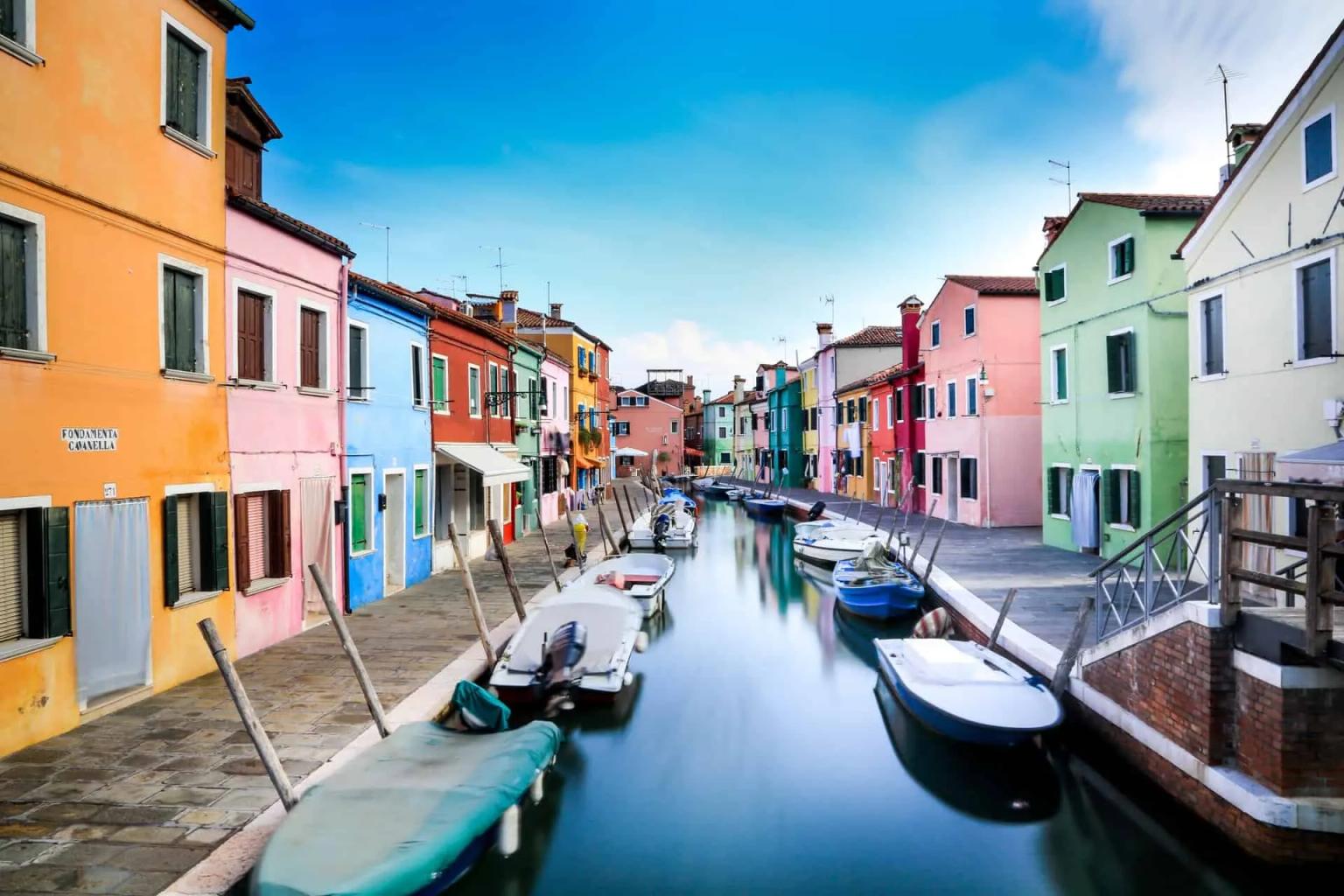 Burrano em Veneza em Itália