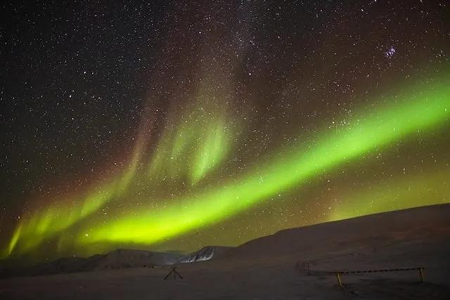 aurora boreal em Svalbard na Noruega