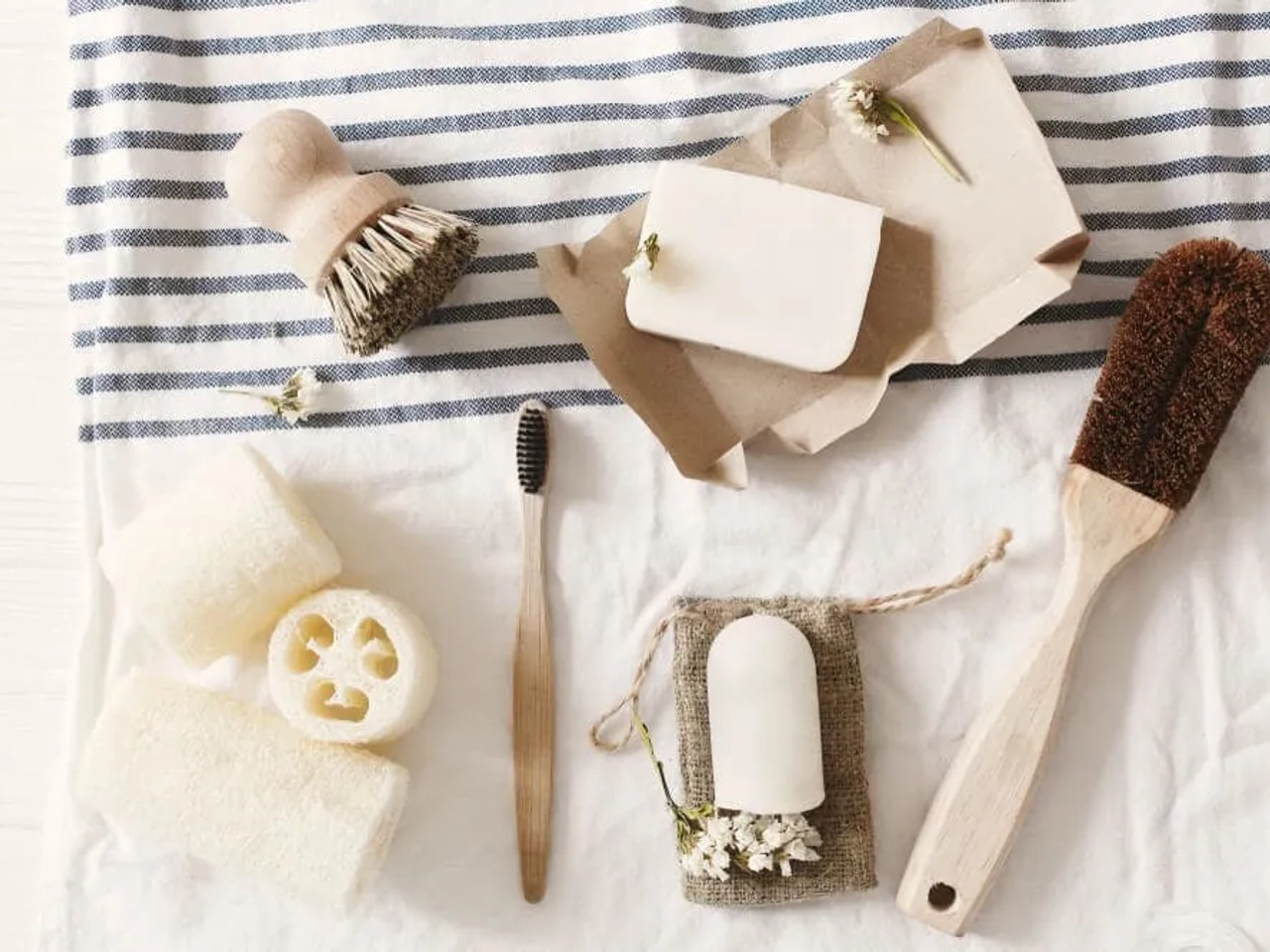 produtos de higiene pessoal em bambu