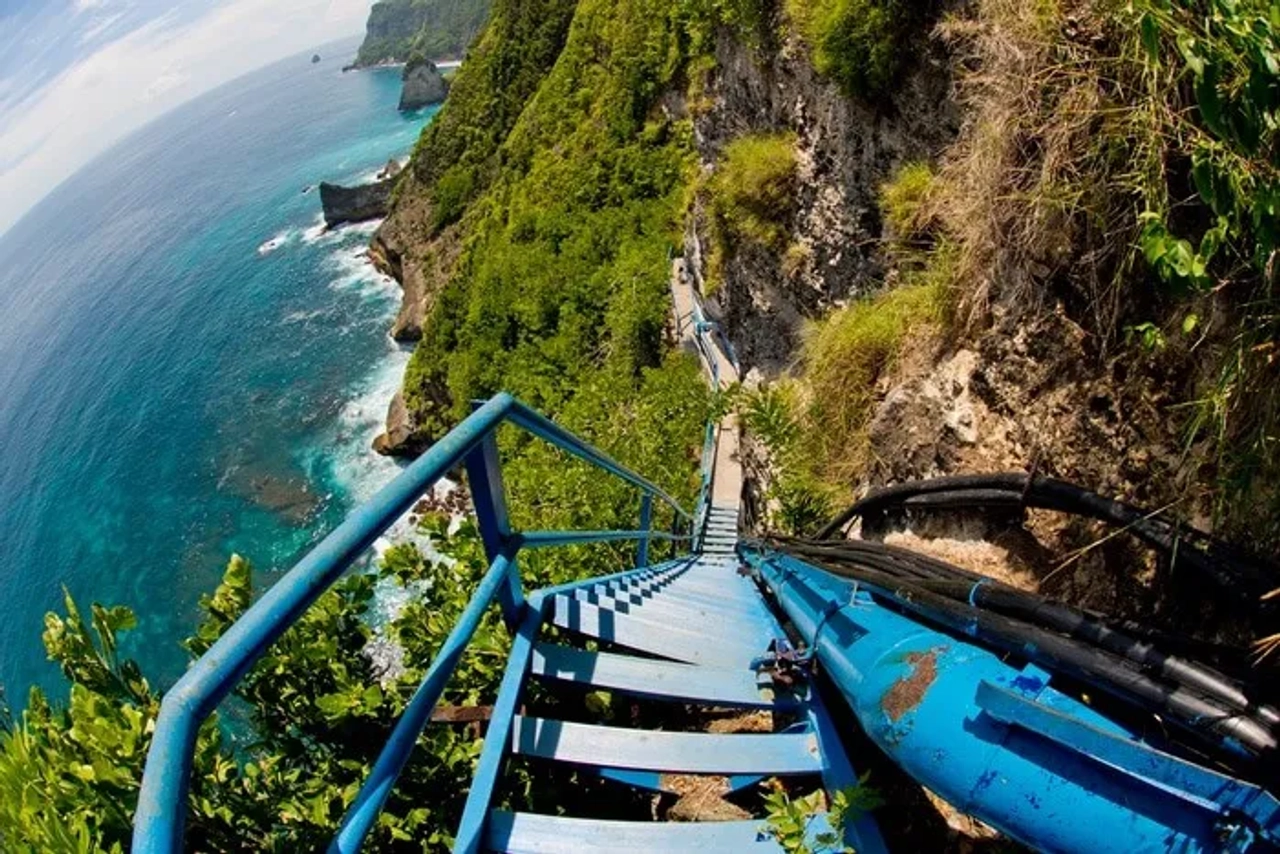 Peguyangan Waterfall