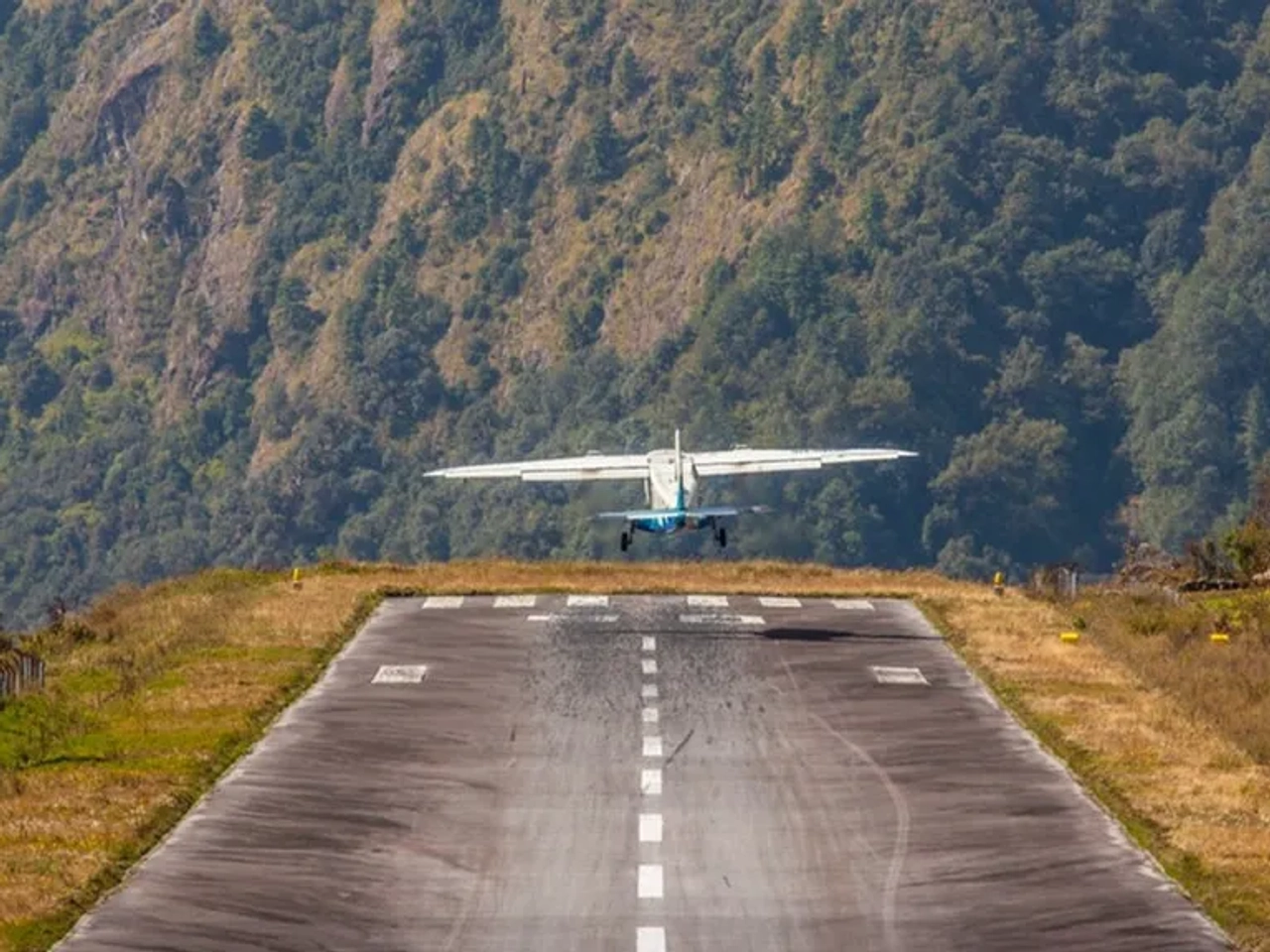 Nepal aeroporto nos Himalaias