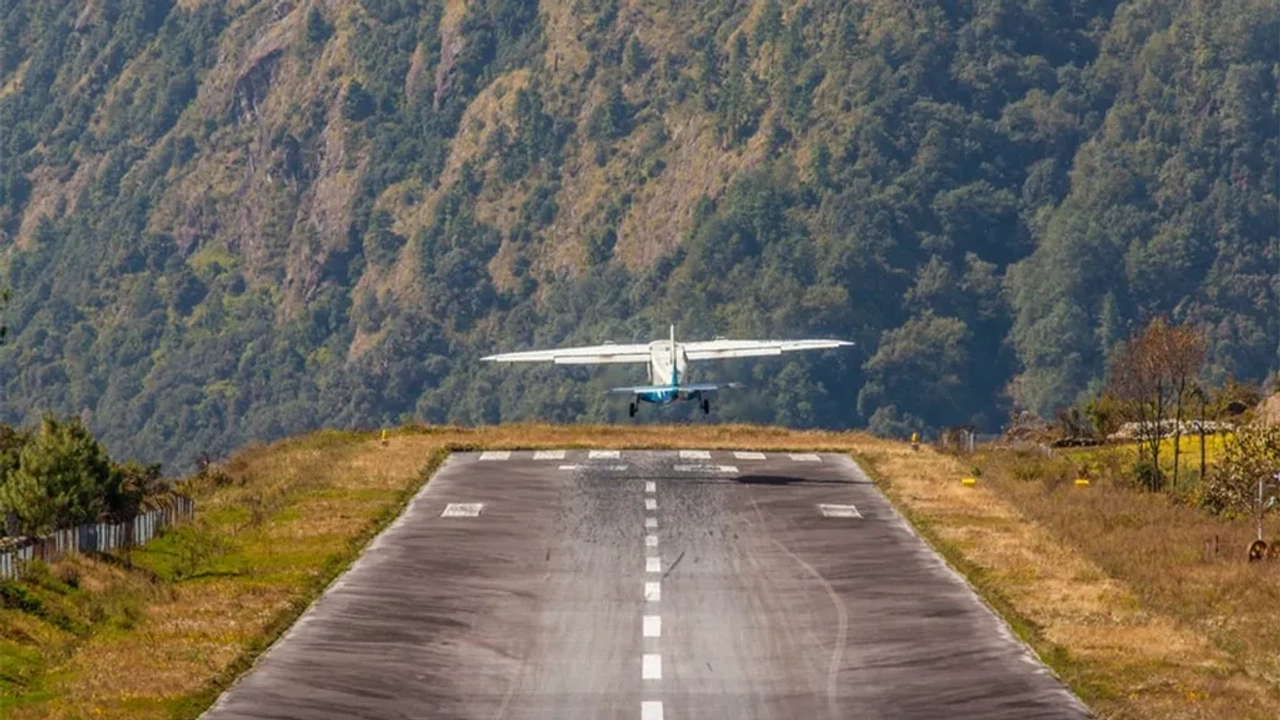 Nepal aeroporto nos Himalaias