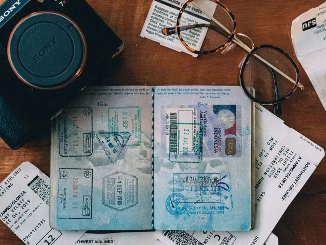 Pasaporte, visado y otros documentos