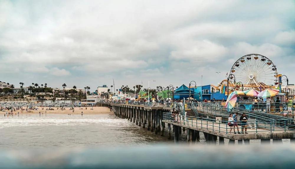 famosa noria en la playa de Los Ángeles