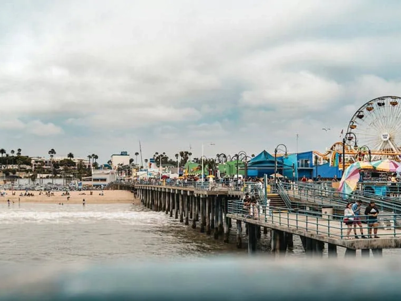 famosa noria en la playa de Los Ángeles