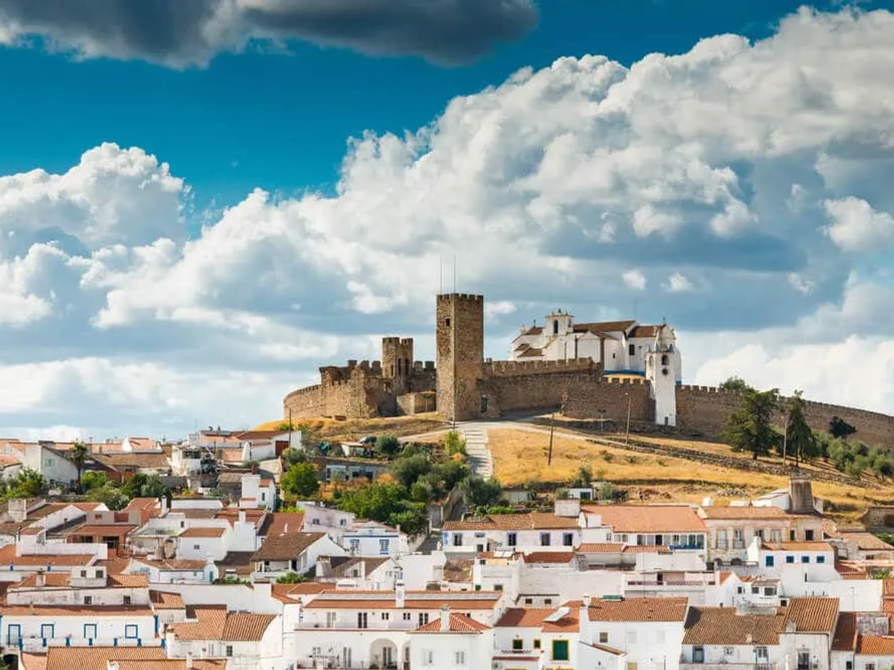panoramica da cidade e castelo de arraiolos