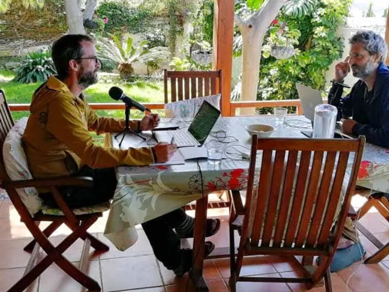 mejores podcast de viajes IATI