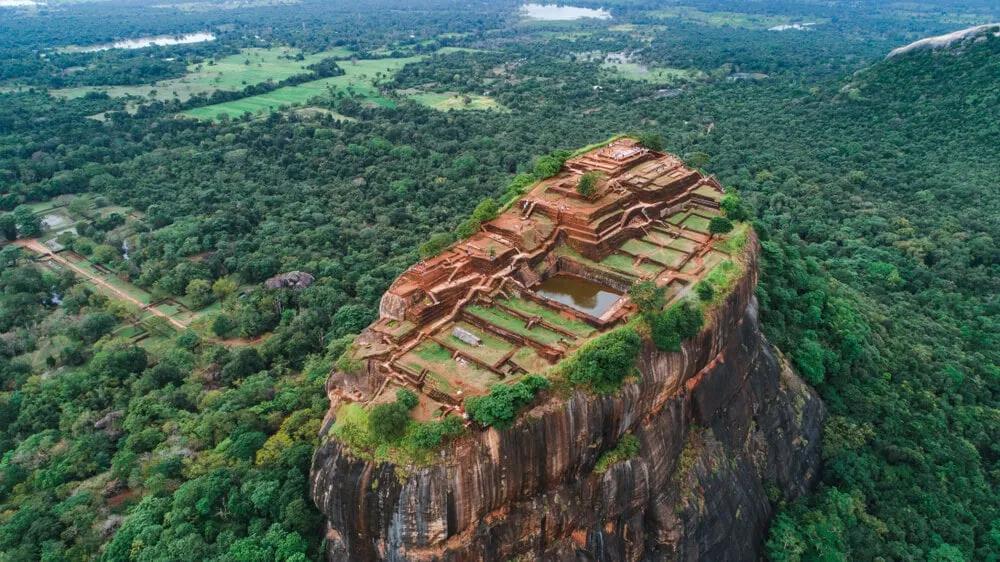 fortalez de lions rock e cidadela de sigiriya vista desde o alto