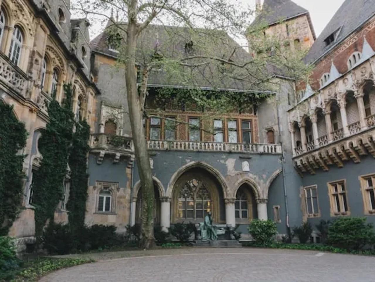 vista do castelo Vajdahunyad em budapeste