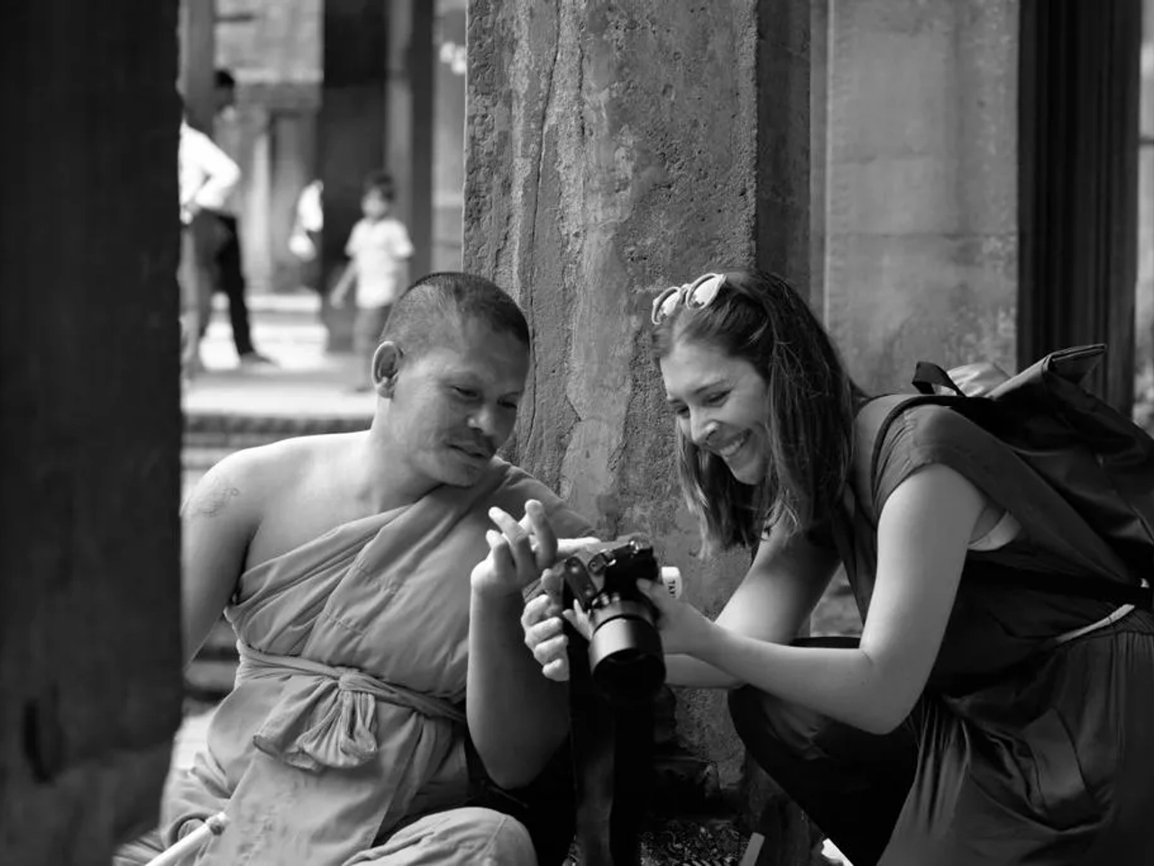 monge em angkor wat interessado em fotografia