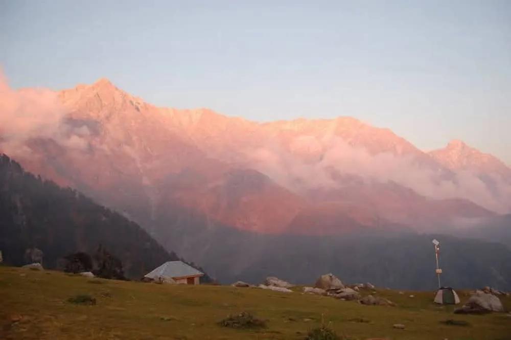 Trekking a Triund