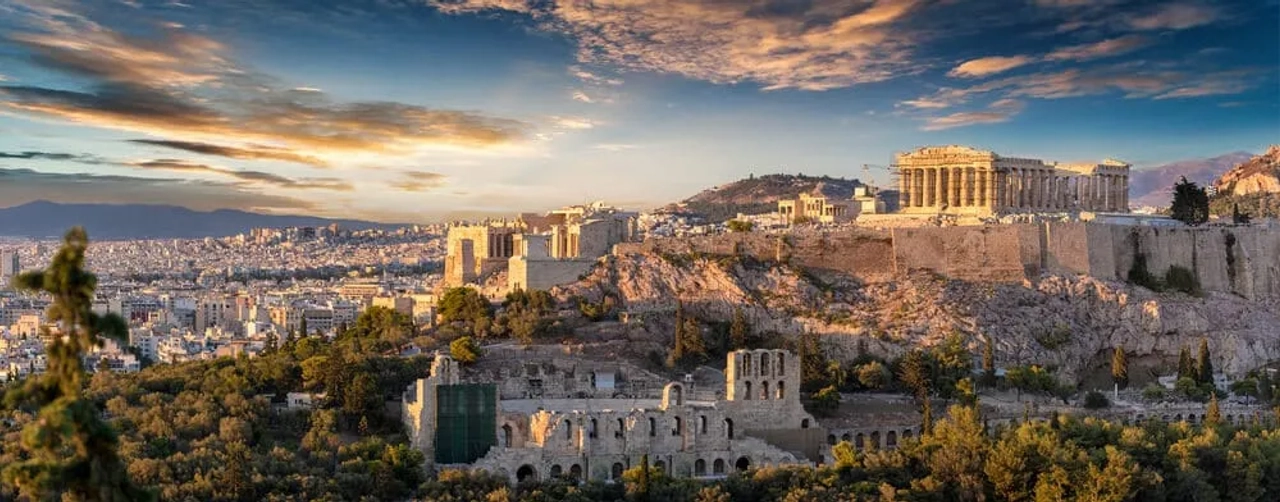 panoramica da cidade de atenas com o partenon ao fundo