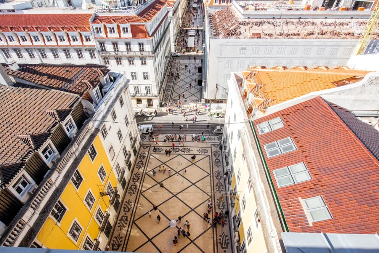 rua da augusta desde o miradouro do arco