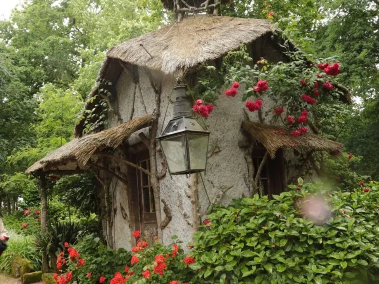 vista de uma das casas da quinta da aveleda