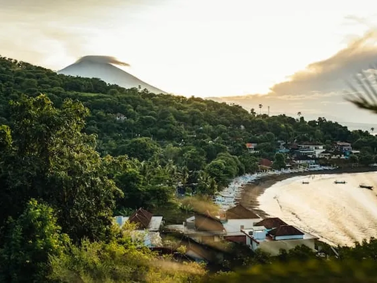 praia de amed vista de cima em bali