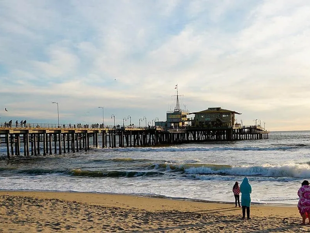el muelle al atardecer
