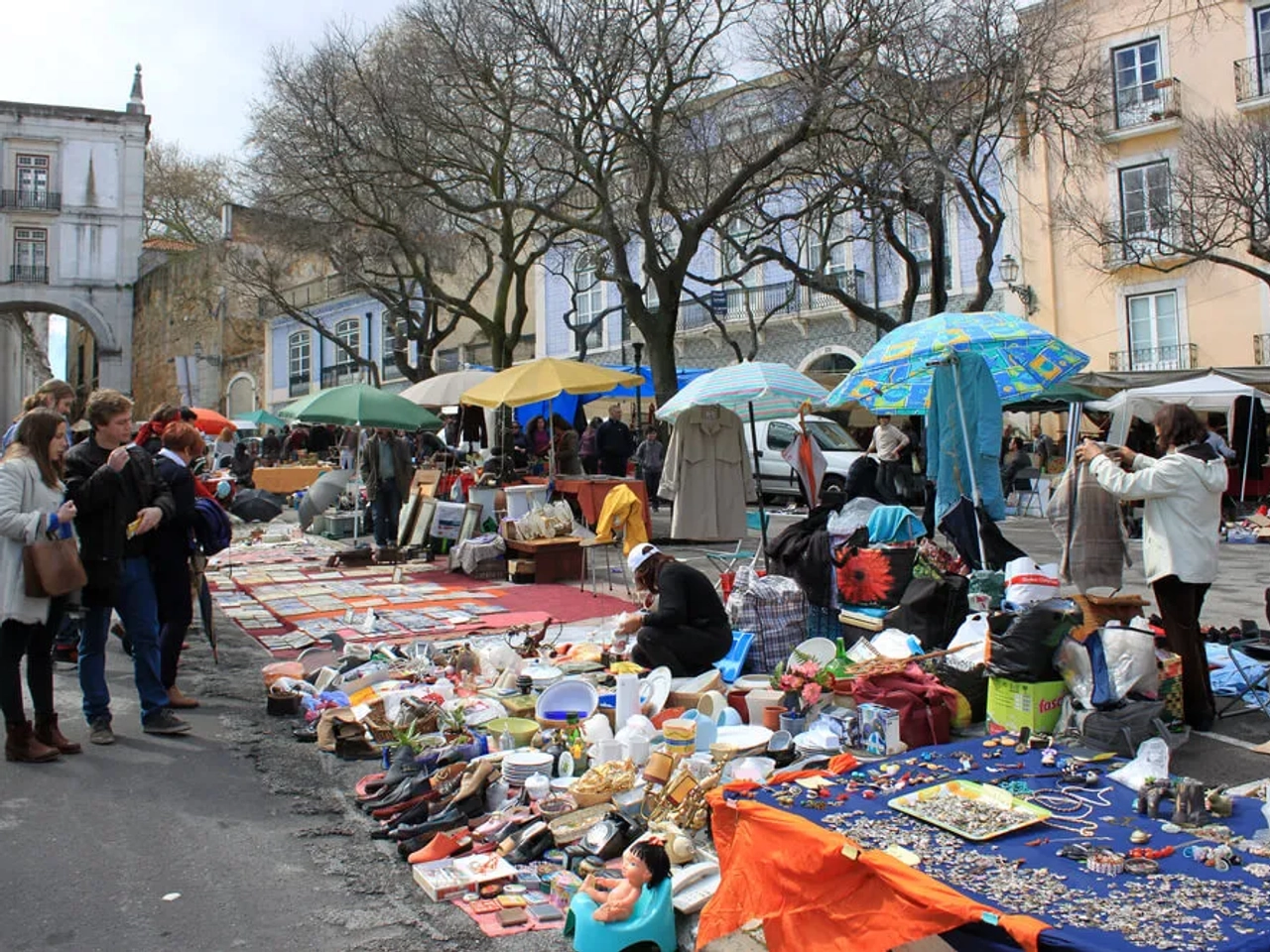 vendedores na feira da ladra
