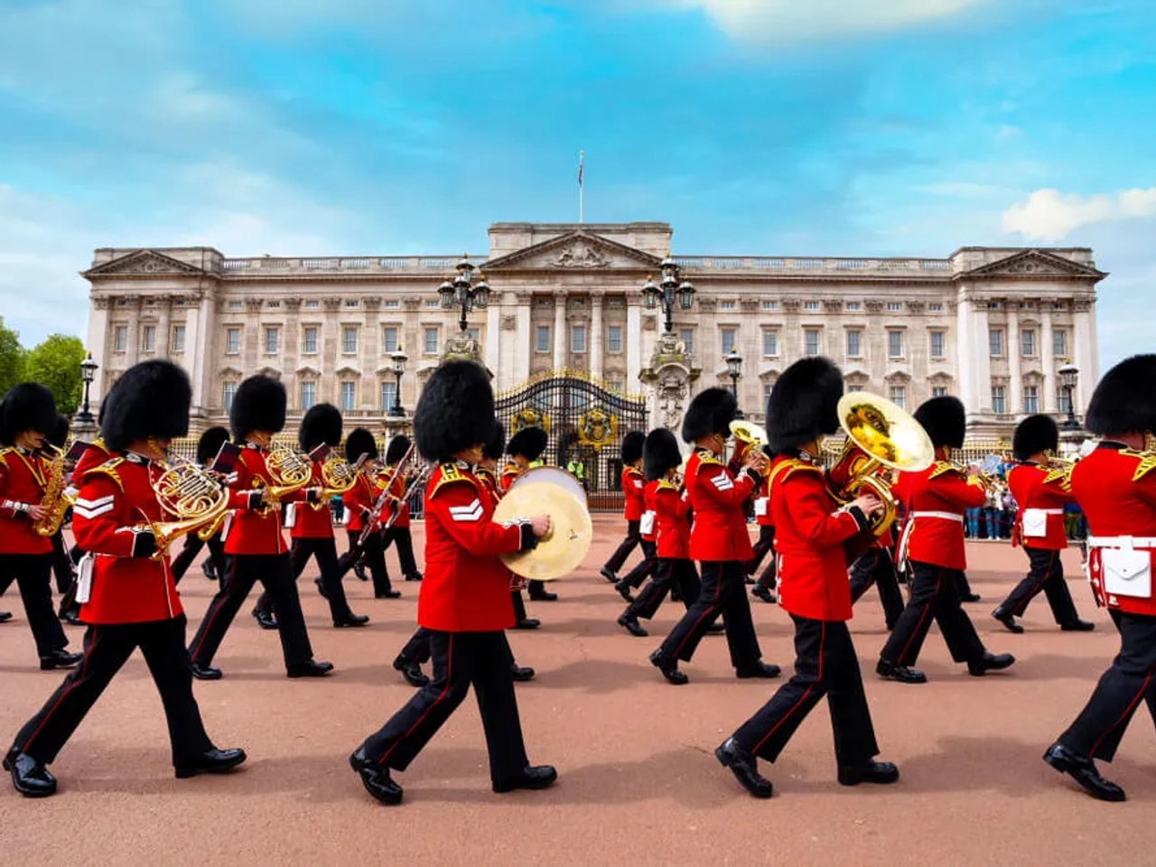 troca de guarda em frente ao palacio de buckingham