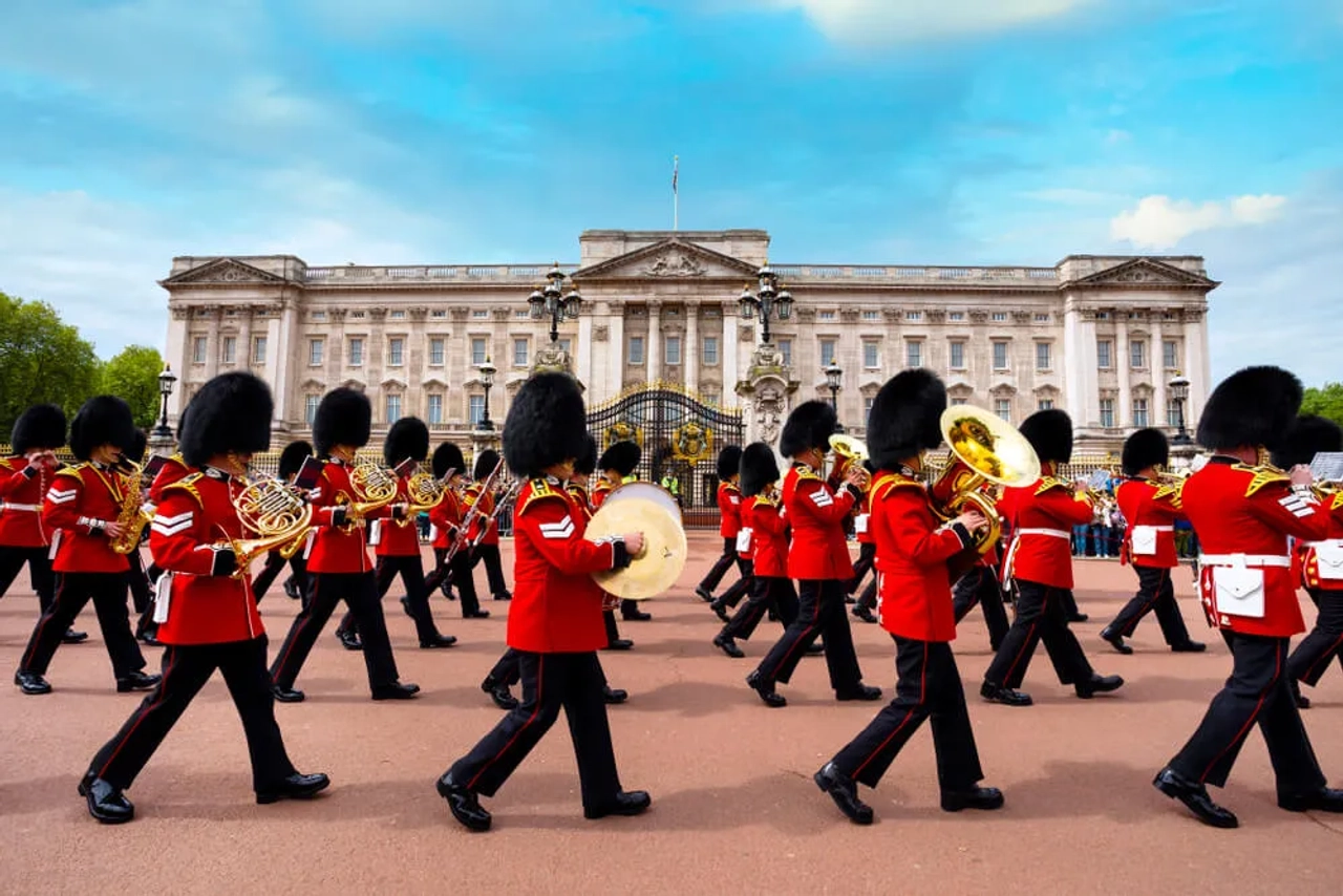 troca de guarda em frente ao palacio de buckingham