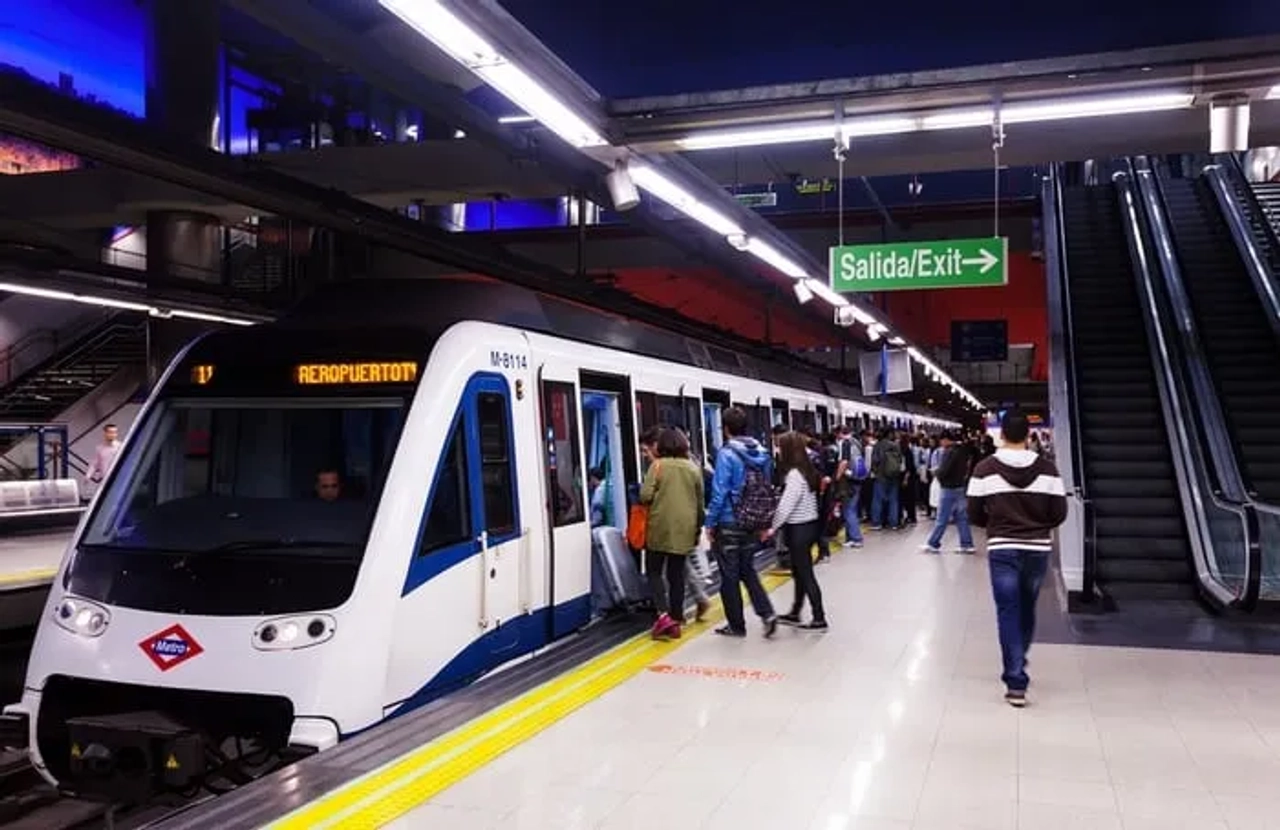 llegar al Aeropuerto de Madrid en metro
