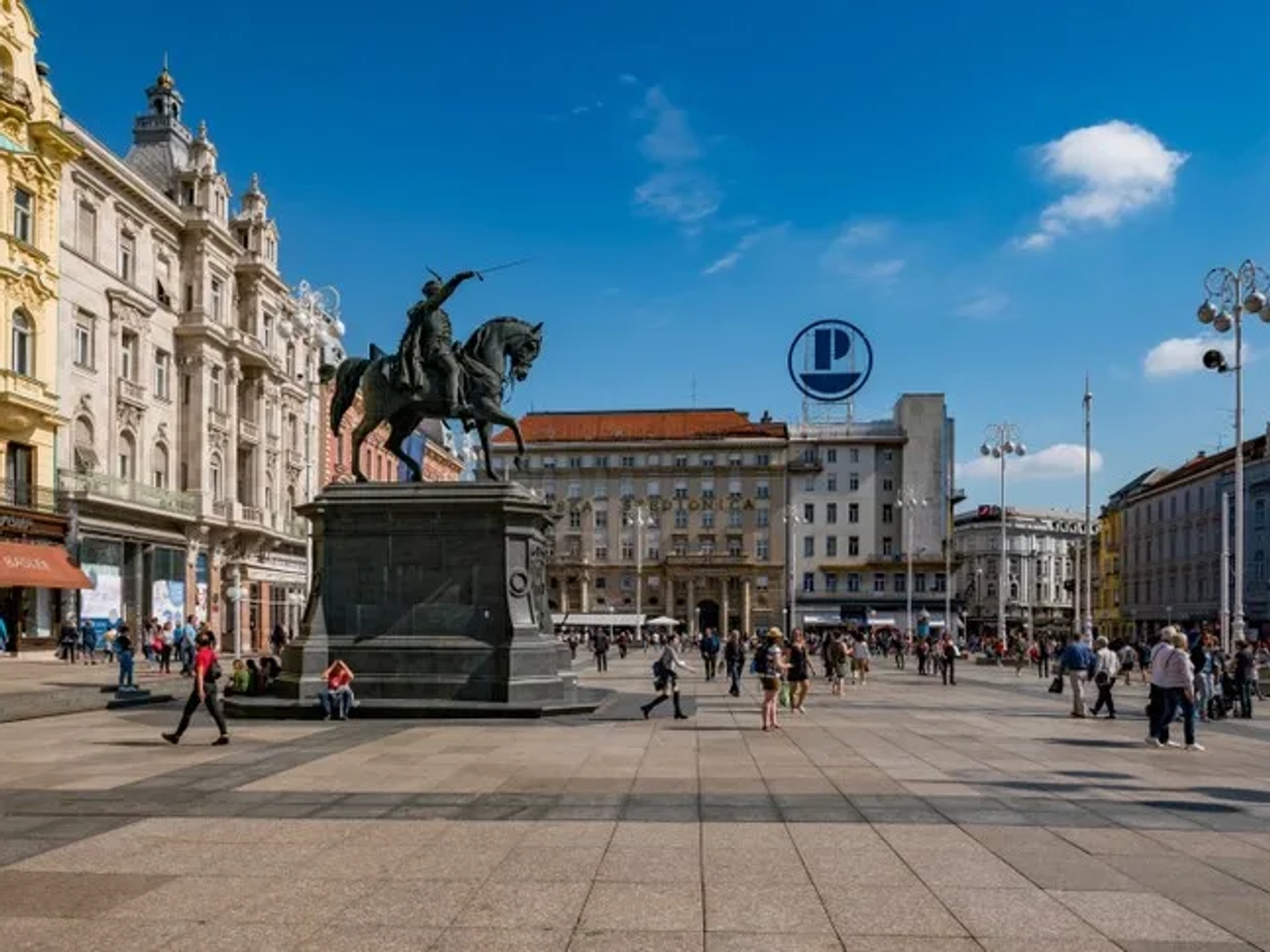 La plaza Ban Jelacic, lugar que visitar en Zagreb