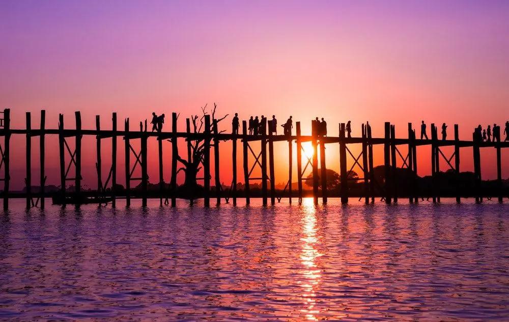atardecer en el puente U-Bein