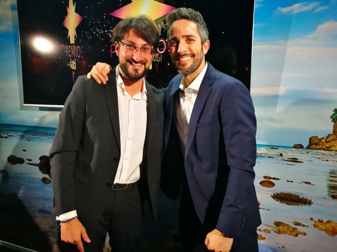 presentadores premios IATI 2020