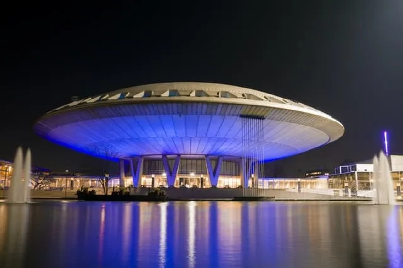 Downloads 6,573 Featured in Architecture Evoluon em Eindhoven