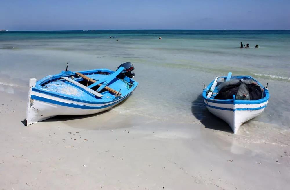 barcos na ilha de djerba