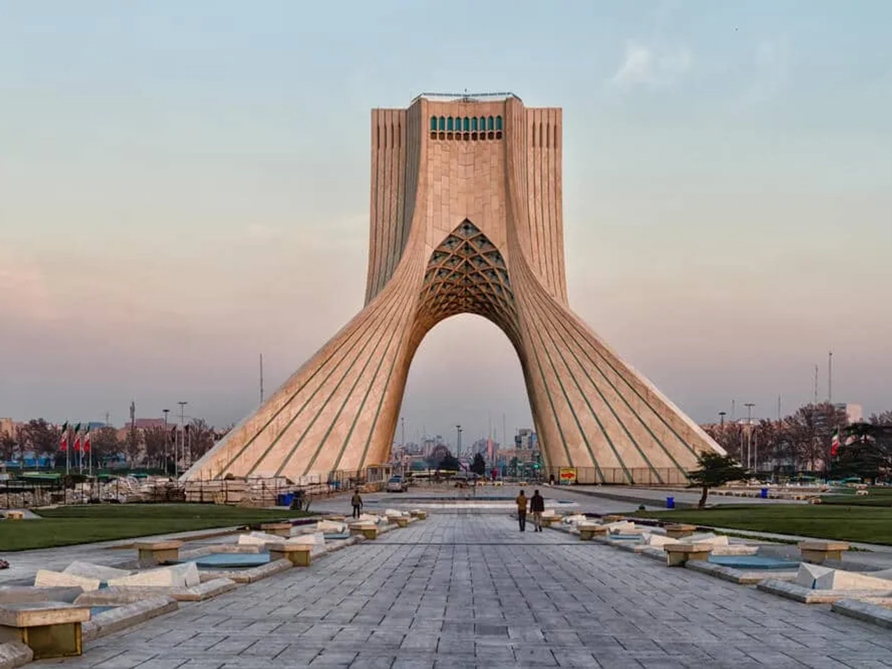 torre azadi em teerao