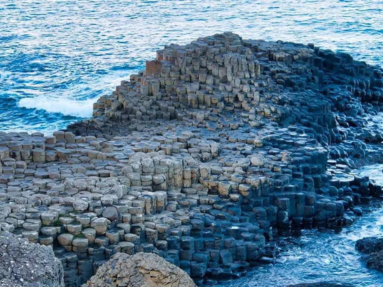 Caminar por la Calzada del Gigante